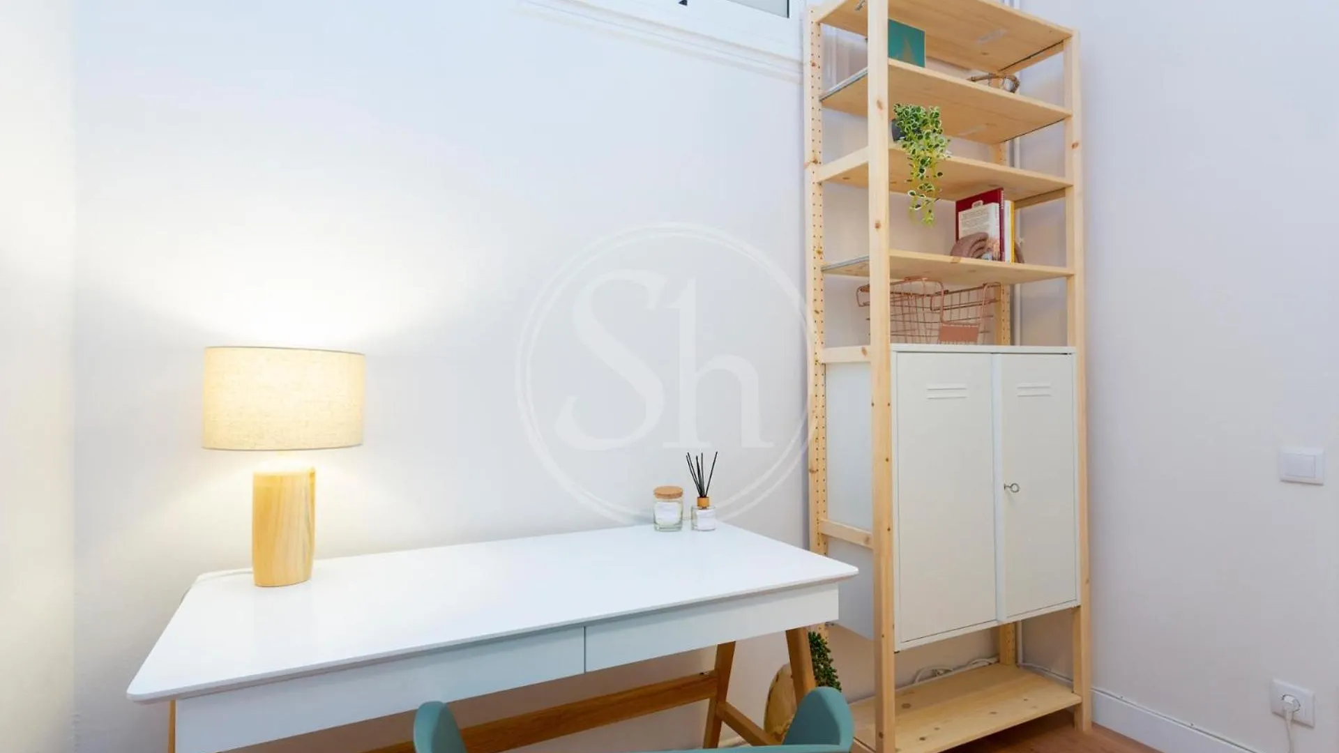 Comodo Piso En Eixample Barcelona 0*,